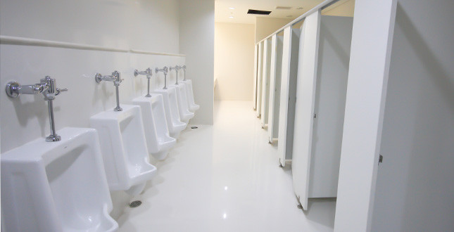 16.5% of people are unhappy at work due to the condition of the toilets image