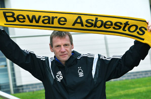 Footballer Stuart Pearce backs asbestos safety campaign after revealing ignorance over hidden killer image