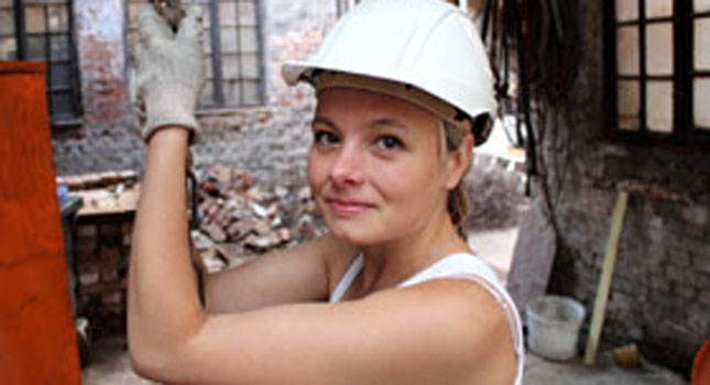 Three quarters of construction employers see increase in number of females entering the industry image