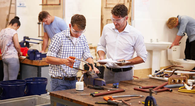 Apprenticeship policies ‘will not fill growing skills gap’ image