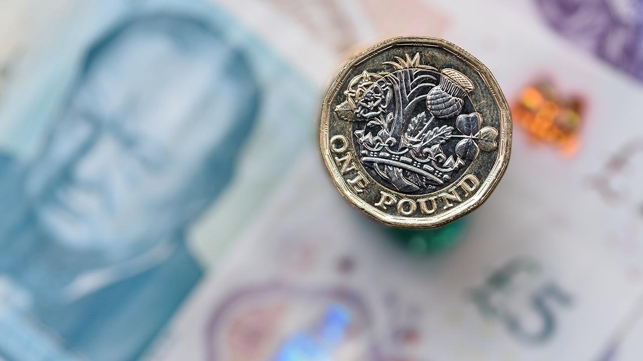 Plumber earnings level out at £47,000 after months of uncertainty image