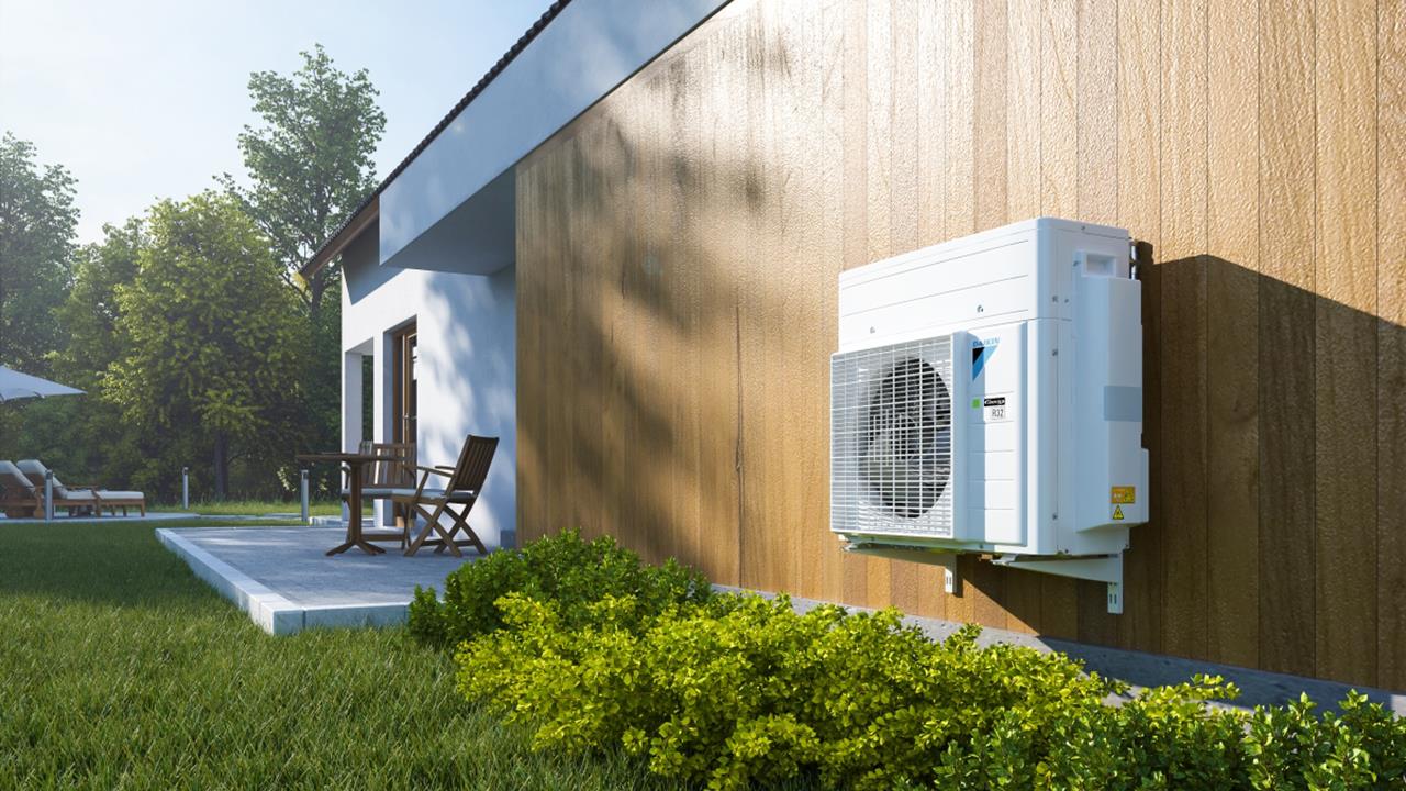 Daikin offers free training to get installers hybrid-ready image