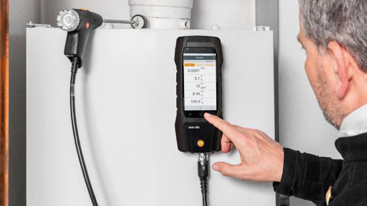 Free voltage tester with purchase of testo flue gas analysers image