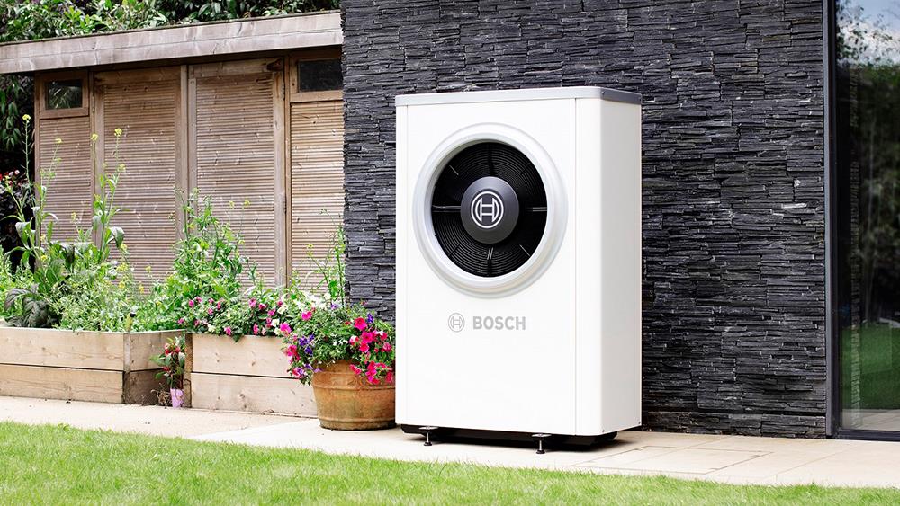 Worcester Bosch launches new air to water heat pumps image