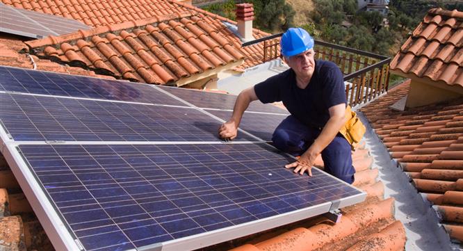 FiT cuts threaten the stability of solar PV supply chain image