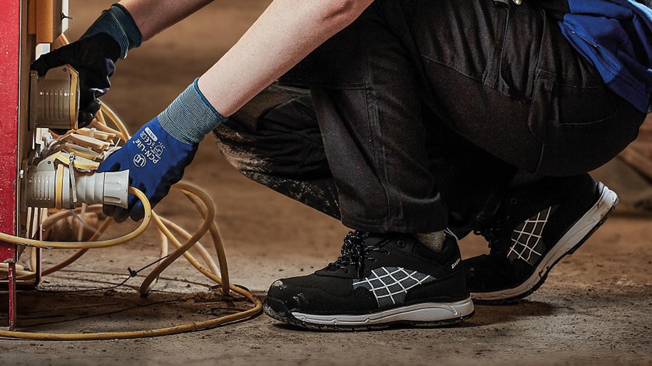 Dickies explains how you can make the most of your next work shoes image