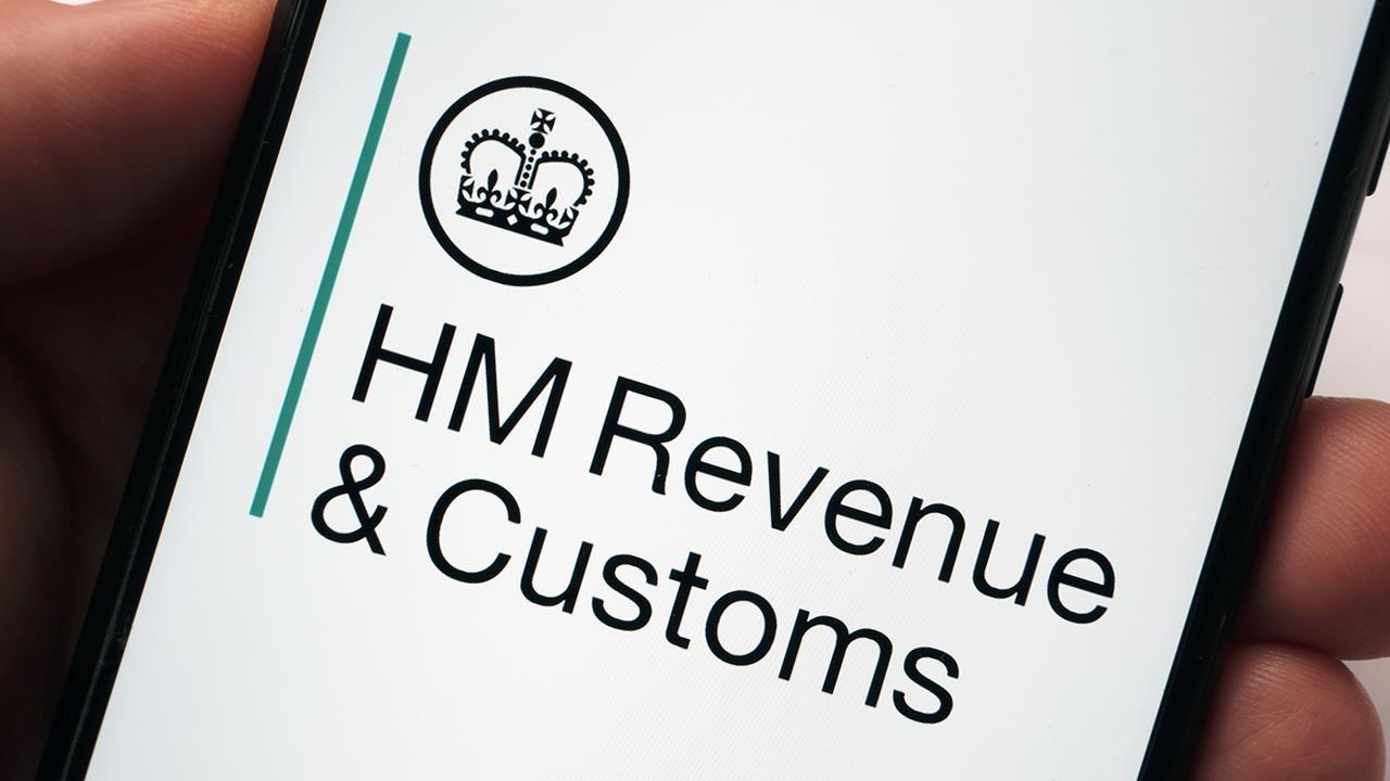 HMRC tool launched to aid new end of tax year profit reporting requirement for sole traders image